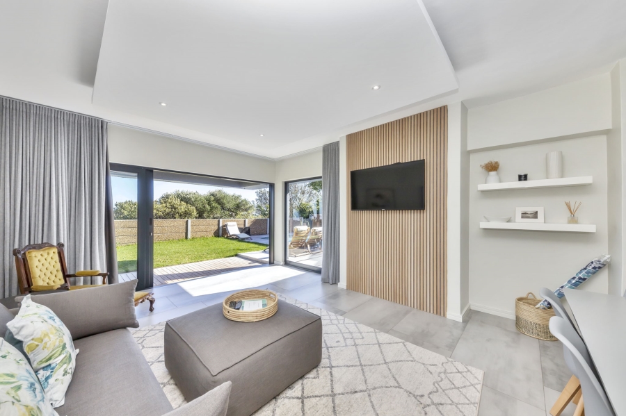 To Let 2 Bedroom Property for Rent in Camps Bay Western Cape